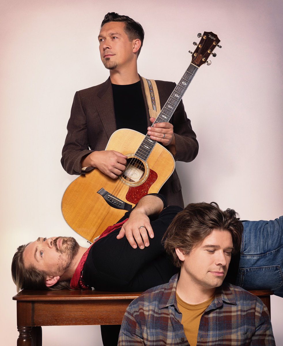 hansonmusic's tweet photo. 20 years later, and still singin’ along to “Feelin’ Alright.” https://t.co/9Mqjgyb8oB https://t.co/D2F58Hzua4