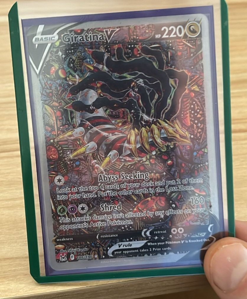 Todays pick😃🥰

#pokemon #pokemoncards #giratinaV