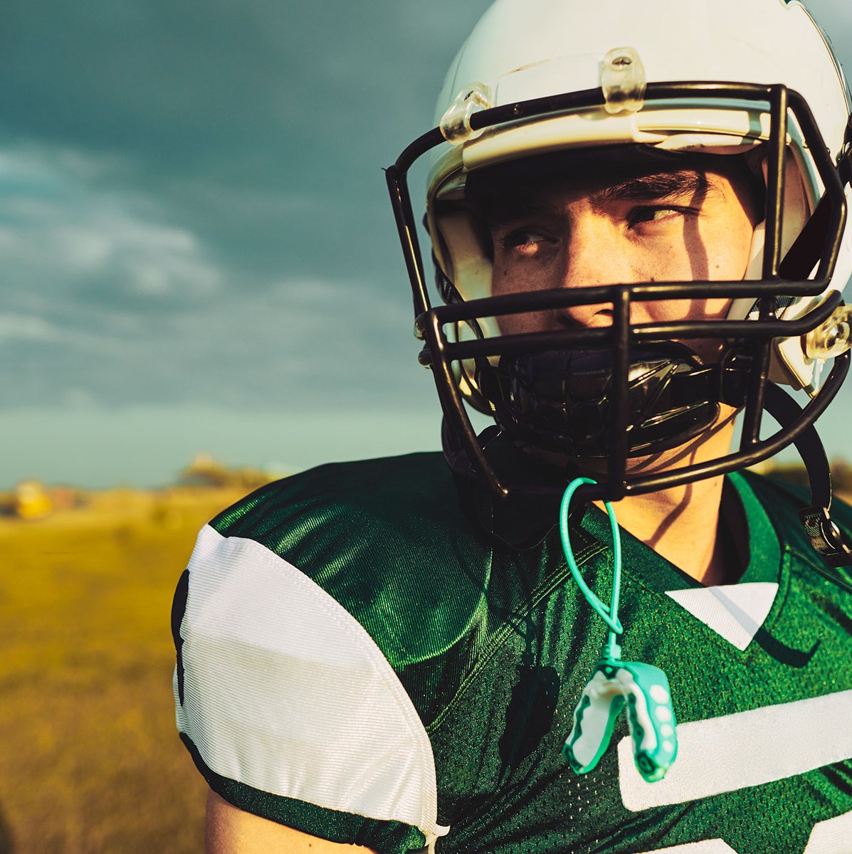 Tastyclean's tweet photo. 🏈 Attention, athletes! Did you know that a dirty mouthguard can harbor harmful bacteria? Keep your mouthguard fresh and clean with Tasty Clean. Just spray, wait, and go! No rinsing needed. #CleanMouthguard #HealthyPlay #TastyClean https://t.co/ZolCUaLTgn