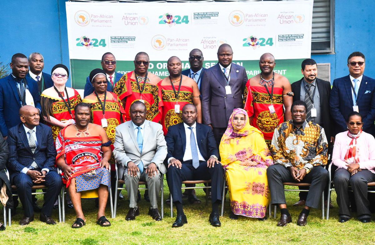 AfrikParliament's tweet photo. Group photos that took place after the Prime Minister of the Kingdom of Eswatini, H.E Russell Dlamini addressed the plenary.
#PAPOrdinarySession #PAP20 #YearOfEducation https://t.co/1uaGYiYcSX