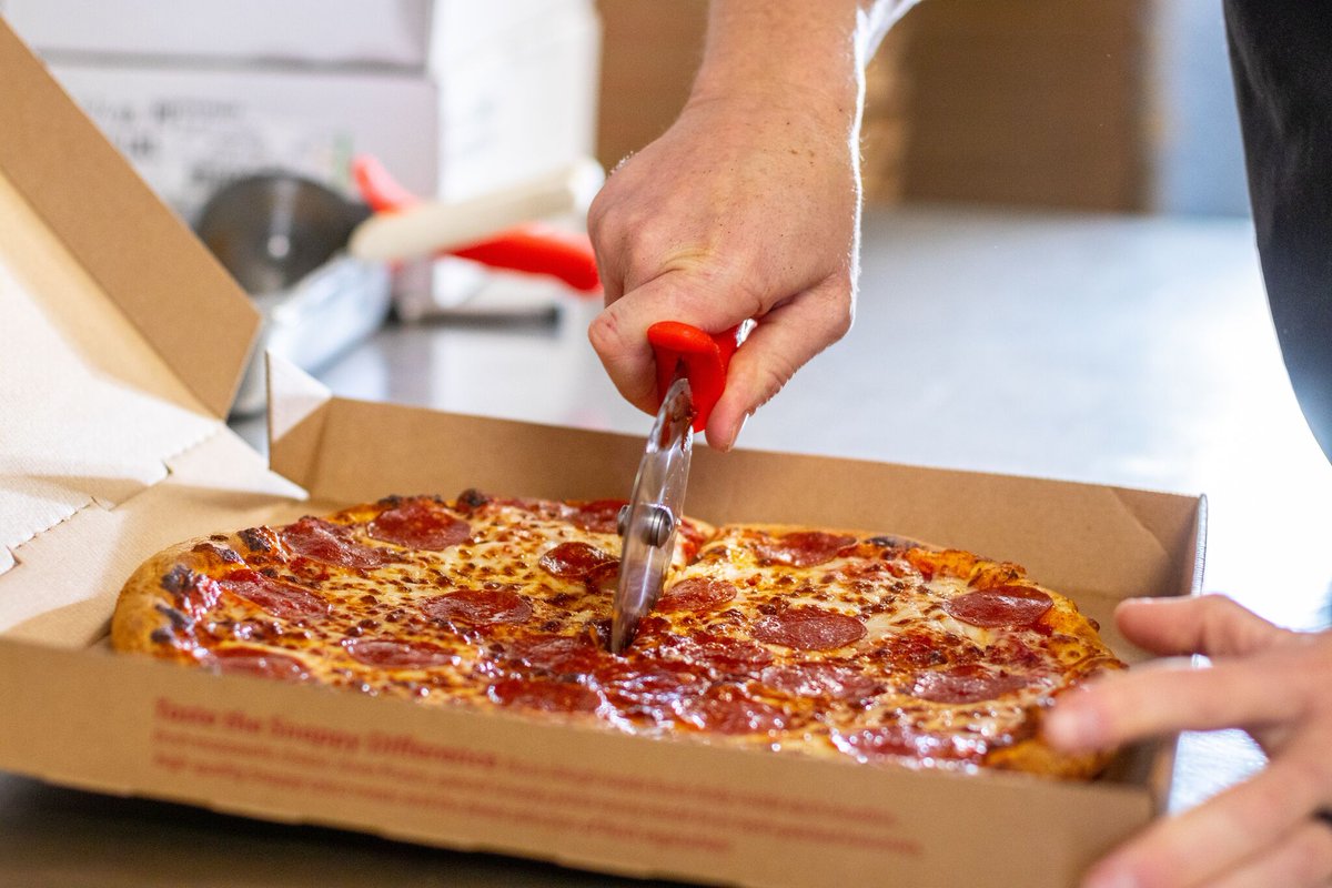 Slice, slice baby. 🍕🎶 You order it and we’ll build it, bake it and cut it to perfection! Tell us your favorite toppings in the comments!