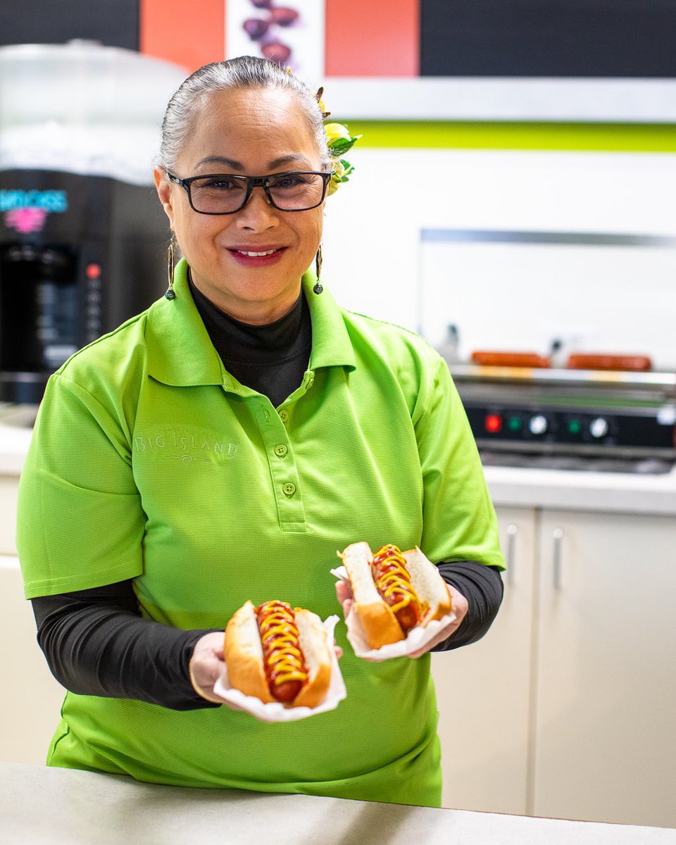 BICandies's tweet image. HILO CUSTOMERS: Classic Combo for 4th of July! Hot Dogs and Apple Pie: We’ve got both! Visit the Hilo store Snack Bar to purchase an All-Beef Frank or Portuguese Sausage Dog, plus our frozen Apple Pie to bake at home! 
Did you know that July is #NationalHotDogMonth?