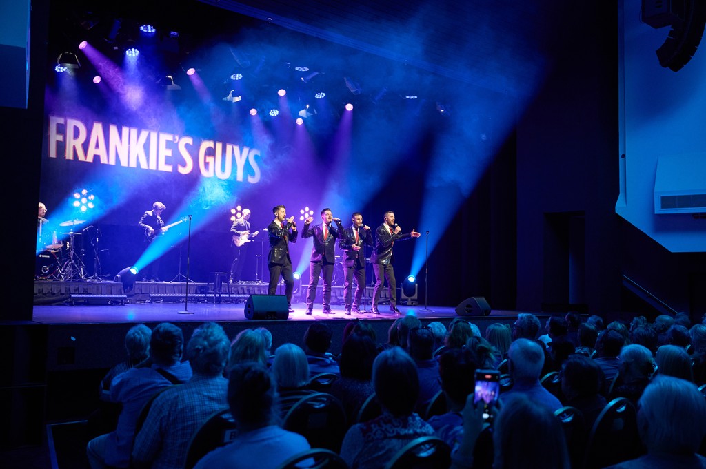 🌟 Surrey, Surrey Baby! 🌟

📅 Date: Friday, 5th July 2024 
📍 Location: The Addlestone Centre, Surrey
⁠
💻Frankiesguys.com⁠
📧bookings@davidmichaelproductionsuk.com⁠
#fourseasonstribute #frankievallitribute #jerseyboys #functionband ⁠
⁠