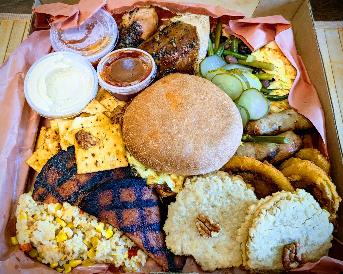 Lots of chatter this morning about whether today is Canada Day or Memorial Day or what the hell it is. To me, it's just Chinched BBQ day, full stop. WHAT A FEED. 😍