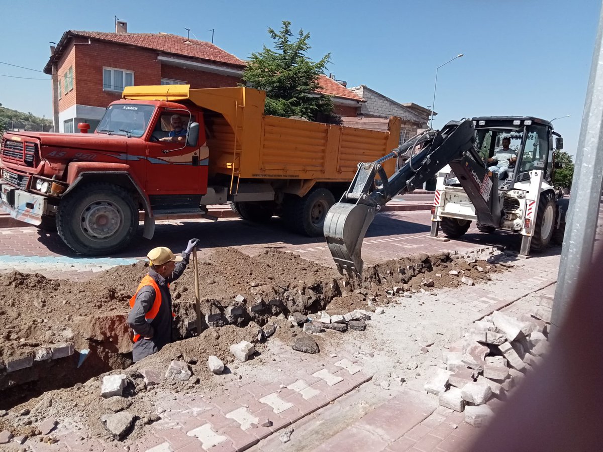 İlçemiz Genelinde, Belirli Noktalarda Doğalgaz Altyapı Çalışması Başlamıştır. İlçemize ve Vatandaşlarımıza Hayırlı Uğurlu Olsun
