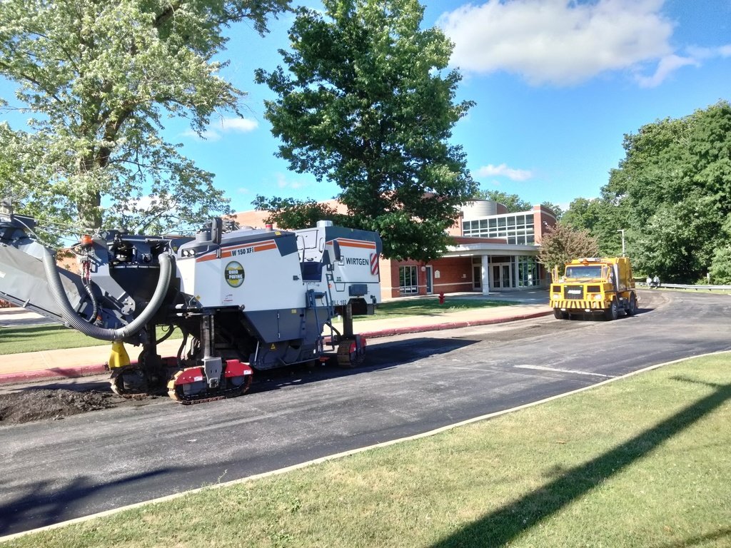 Chagrin_Schools's tweet photo. Photos of paving work happening this week on the 7-12 Campus.  Annual paving improvements of this type attend to the wear and tear our driveways and parking lots that happen over time.  Projects such as these extend the useful life of existing facility assets. https://t.co/kh7xE7xgHB