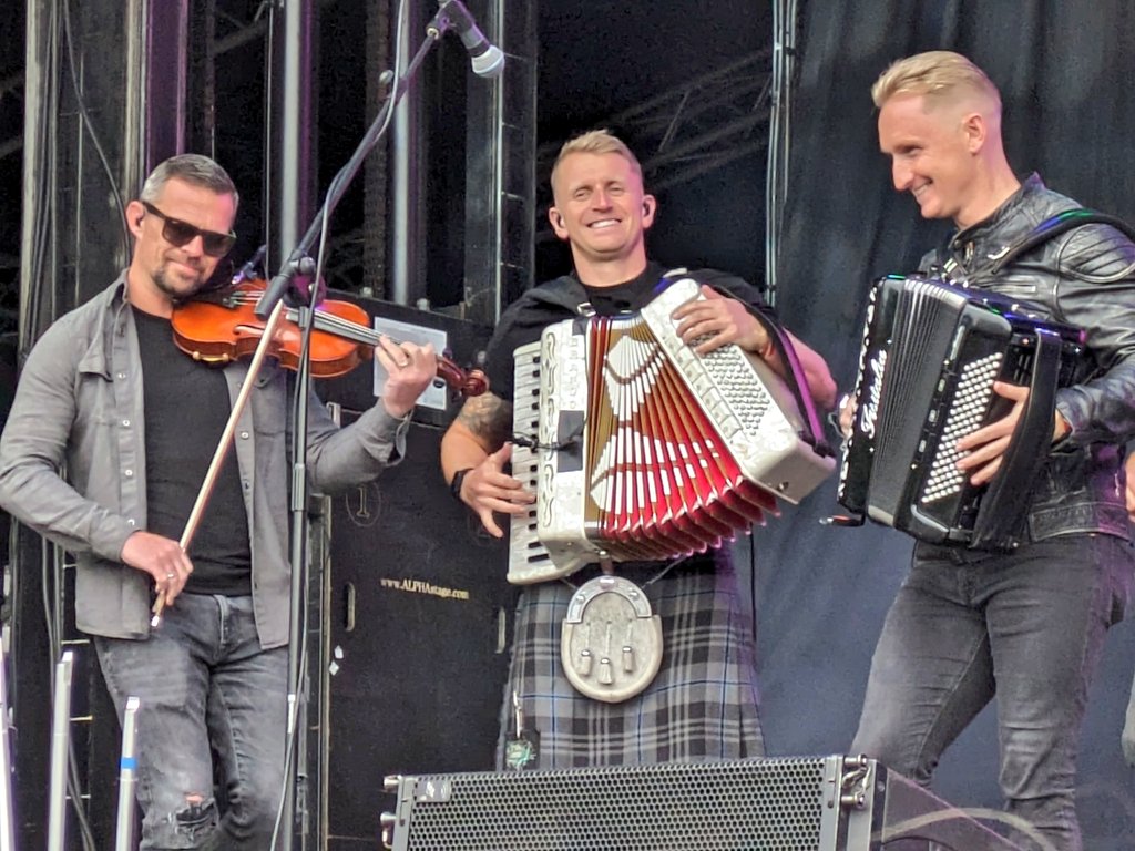 lifeisafestival's tweet photo. Brilliant weekend at the brand new #HeartlandFestival in #Pitlochry! Great lineup incl. @SKERRYVORE and @wearetidelines, not a drop of rain and the very best part was the friendly atmosphere (plus the many cute dogs of course 😃🐕) #musicfestival #Scotland #Scottishmusic https://t.co/GVQvxwsPFS