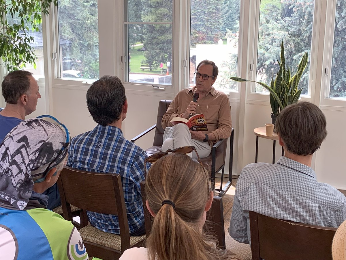 explorebksaspen's tweet image. Jeff Goodell, New York Times Bestselling author of The Water Will Come and The Heat Will Kill You First, spoke and signed books at Explore on Saturday. #indiebookstore #aspen #authorevents #jeffgoodelltheheatwillkillyoufirst @jeffgoodell