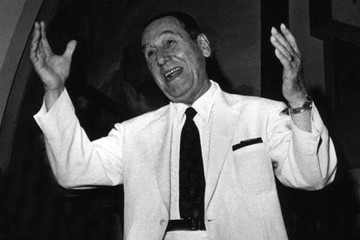 “La verdadera democracia es aquella donde el gobierno hace lo que el pueblo quiere y defiende un solo interés: el del pueblo"
A 50 años del fallecimiento de Perón lo recordamos llevando la bandera de la justicia social y  los derechos obtenidos para el pueblo #PeronVive ✌🏻🇦🇷