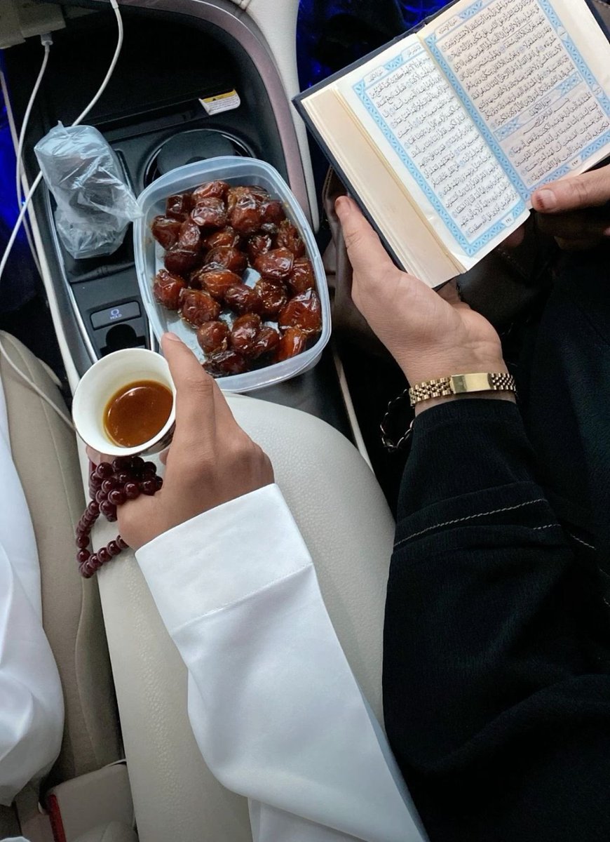 _klamQ8_'s tweet photo. " أمي عظيمه وقبلي الناس قالتها
ياجنةٍ ورّثت من طهرها طهري ♥️ ". https://t.co/OJfyHxDbmE