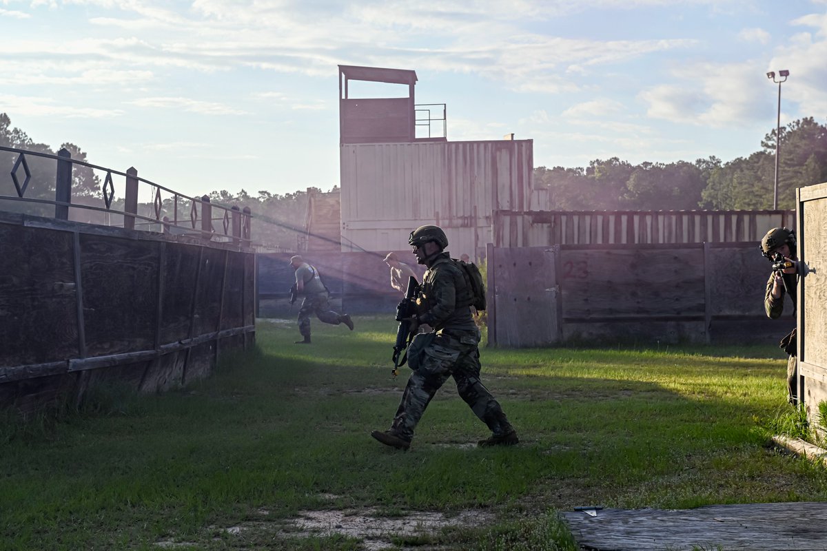 AirNatlGuard's tweet image. You voted and the June 2024 #GuardPic with the most hits across platforms comes from the @SCGuard.

Senior Master Sgt. Watson captured this image of #TotalForce Airmen participating in emergency management battlefield expeditionary response training in South Carolina, June 7.