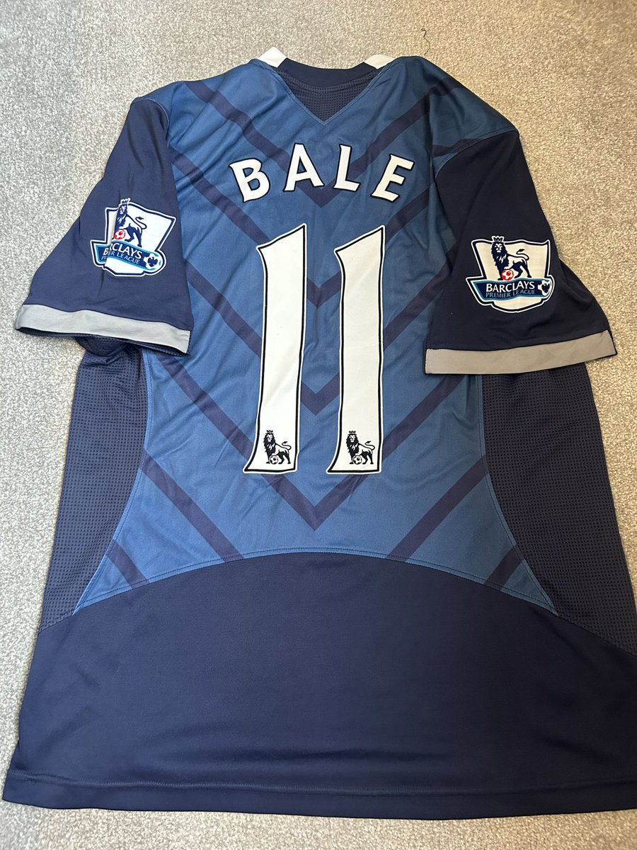 Tomcurl1_'s tweet photo. Men’s large Tottenham shirt with Bale nameset very good condition £73 including postage to UK https://t.co/6PyiQQKM3U