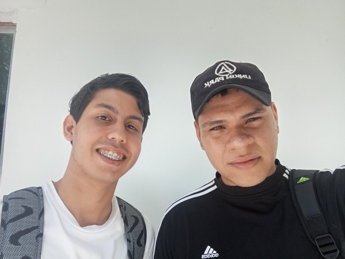 CodingWithFran's tweet image. Guess who&apos;s back!

I&apos;ve been busy with exams, juggling different responsibilities but I&apos;m back to content creation on X.

I improved my chess, spent time with people, learned how to use Obsidian and made progress at work in the meantime 🔥

New stuff will be coming!