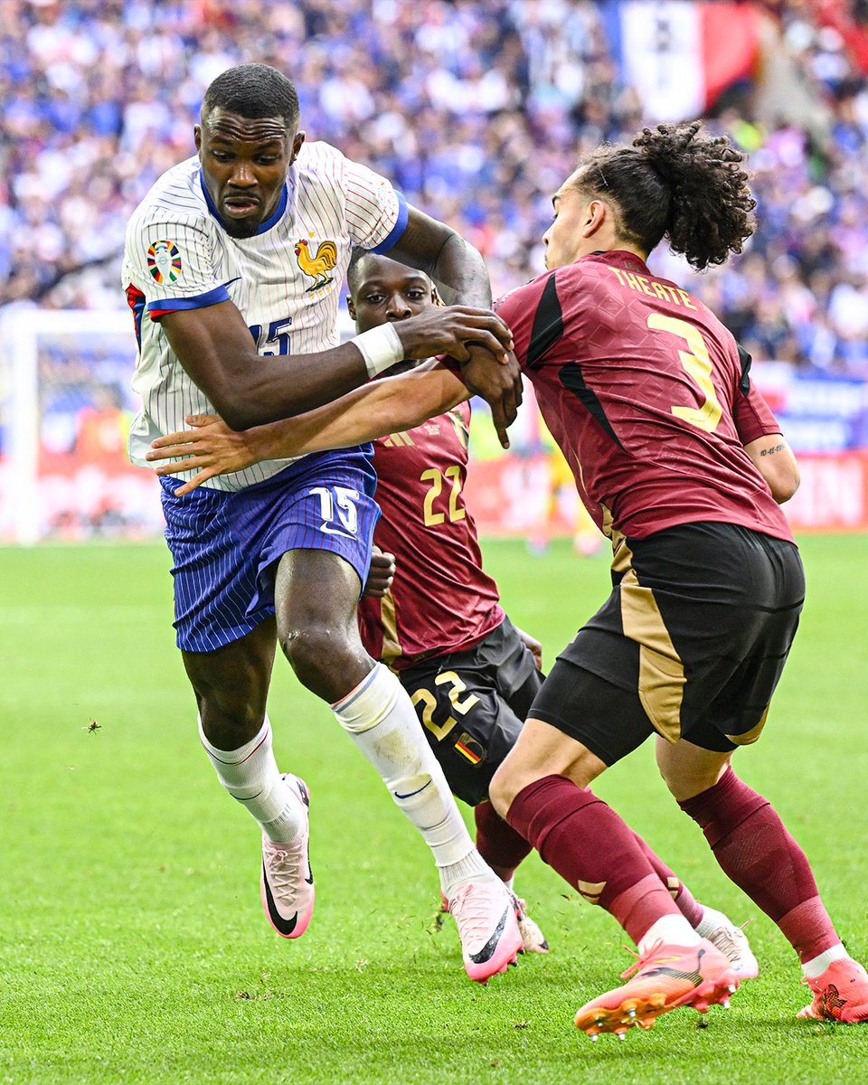 CanalplusFoot's tweet image. 0-0 à la pause entre la France et la Belgique 🇫🇷🇧🇪

Que pensez-vous de la prestation des Bleus jusqu'ici❓

#FRABEL | #EURO2024