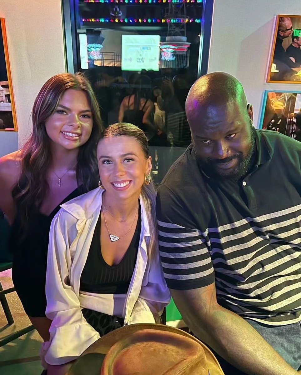 kirawontmiss's tweet photo. no way shaq and the hawk tuah girl linked up😭he’s sick https://t.co/T27D6iy4be