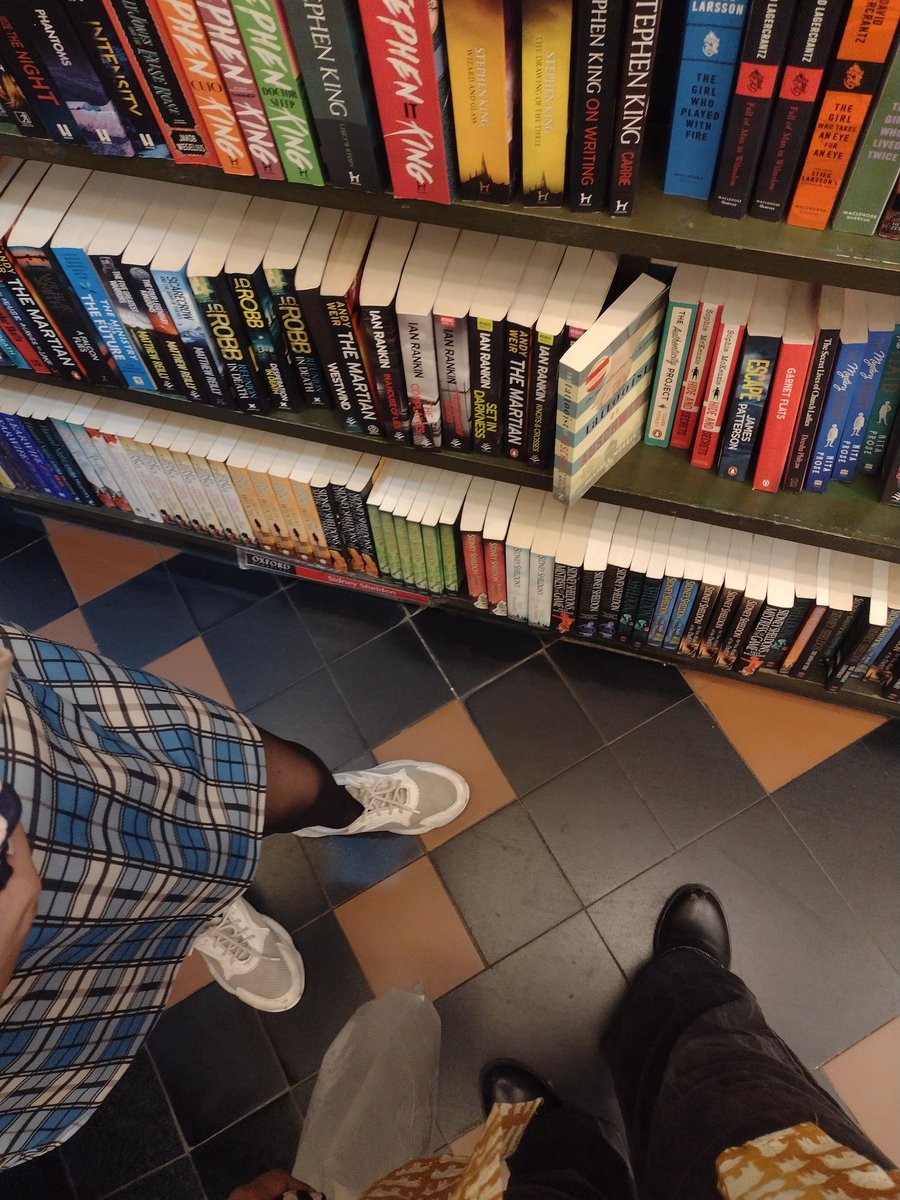 anuraktaaa's tweet photo. Someone asked "Have you read Haunting Adeline?" while I was looking at Pablo Neruda poetry books. https://t.co/av2THRA4lE