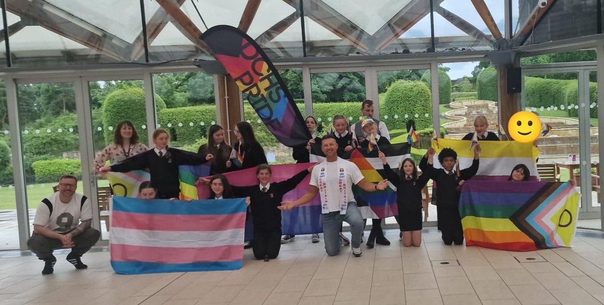CommunityDchs's tweet photo. Thank you to @stuarthattonjr and @paul_cc123 for for hanging out with @DCHSalnwick Pride Club today. We learned CPR from Paul (a trained nurse👨🏻‍⚕️) and recorded song introductions for @PrideRadio 🏳️‍🌈❤️🎶 Thanks also @AlnwickGarden for hosting us! #PrideMonth2024 @PeleTrust https://t.co/w9b7QsBQj9