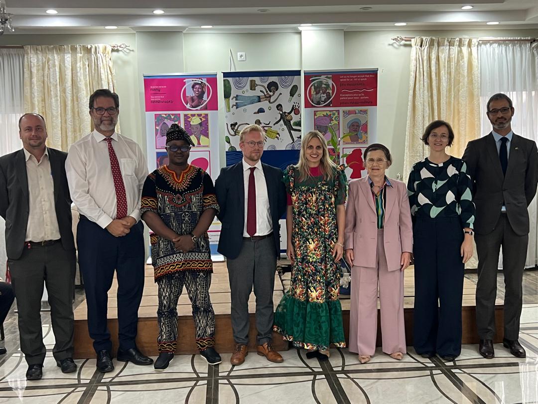 At the end of her term of office, Ms Nina Netzer is leaving Cameroon to take up a new position at the FES headquarters in Berlin. She is being replaced by Mr Christian Klatt, previously Resident Representative for the Mali Office.
#FESKamerun #FES #FriedrichEbertStiftung