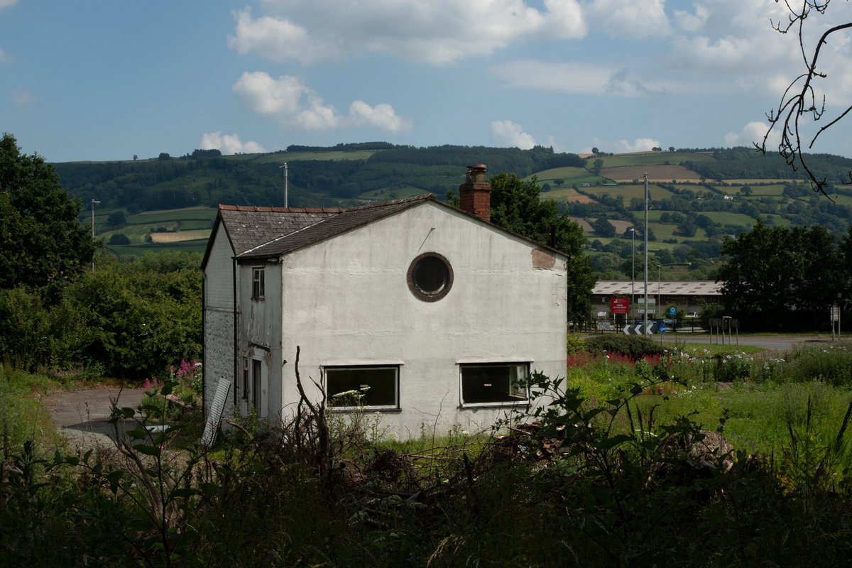 EL_Heath's tweet photo. Condemned.
#observations #landscape #cymru #photography #rural #noicemag #overlookedbeauty #ruralbritain #devoidofpeople #summercolours #summer #twentytwentyfour #dusk #mundane #decay #cottage #abandoned #condemned #emptyhouses #landscapephotography #ayit https://t.co/8iPrUPMDIU