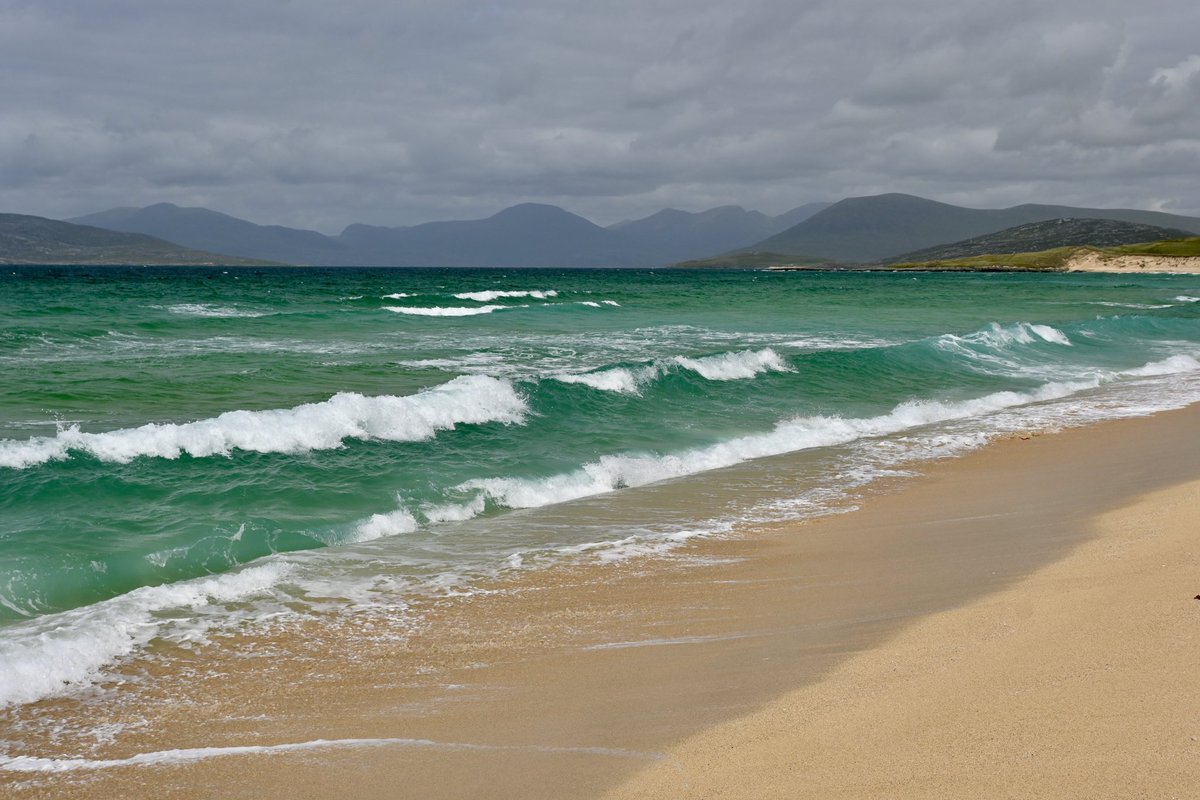 StuartD_Fife's tweet photo. Scarista beach on Harris this afternoon, from up high and down low…
#djimini4pro #dronephotography #shotonmydrone #scarista #harris #beaches #beachesofscotland #nikonz50 #StormHour #ThePhotoHour #dji https://t.co/H4JiL2H4X1
