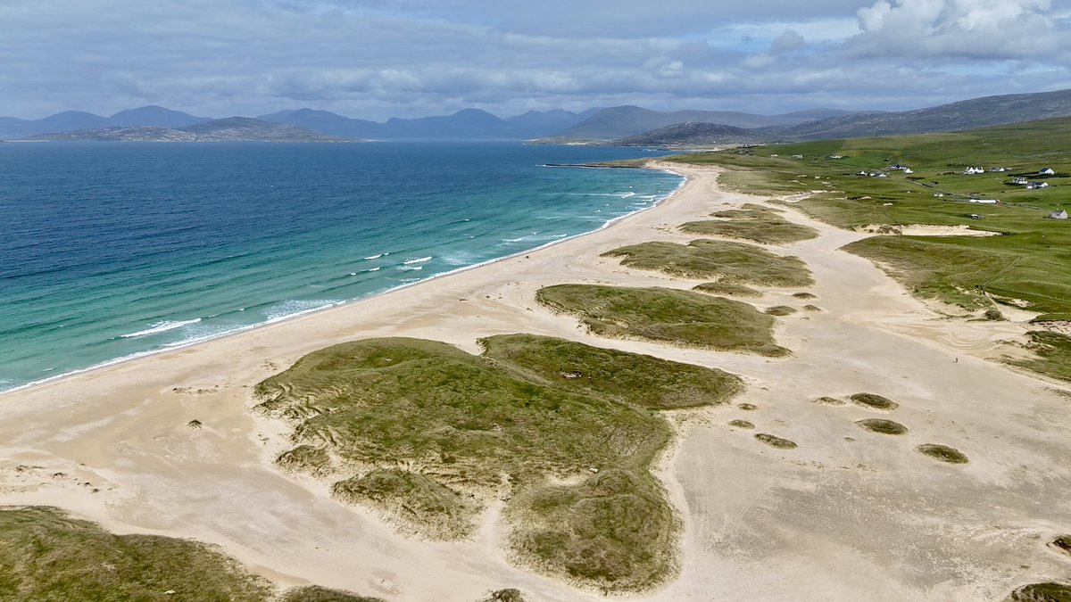 StuartD_Fife's tweet photo. Scarista beach on Harris this afternoon, from up high and down low…
#djimini4pro #dronephotography #shotonmydrone #scarista #harris #beaches #beachesofscotland #nikonz50 #StormHour #ThePhotoHour #dji https://t.co/H4JiL2H4X1