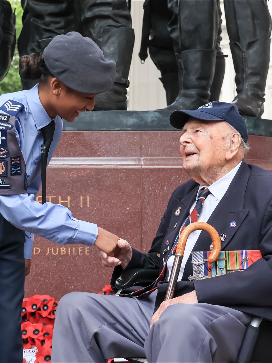 RAFBF's tweet image. On Sunday 30 June, we honoured the 55,573 brave airmen of Bomber Command who tragically lost their lives during the Second World War at our annual Bomber Command Memorial Anniversary Service.

Read more about the service on our blog: rafbf.org/news-and-stori…