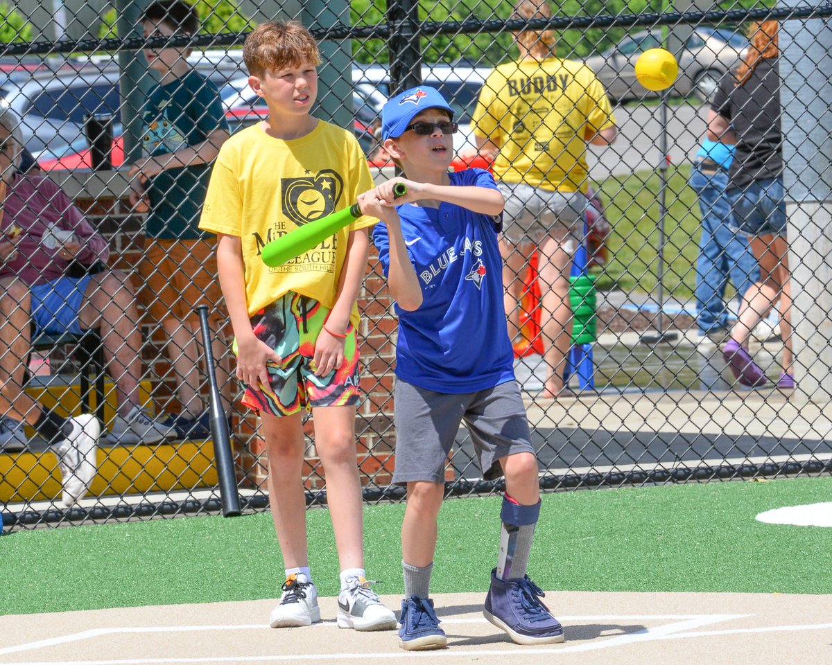 CaseysClub21's tweet image. The photogenic Blue Jays filled the Miracle League of the South Hills field this spring with smiles, hugs, and home runs! 😊 

Join us. Click the link and let us know how you can help! miracleleaguesouthhills.org #KeepGrowingTheGame