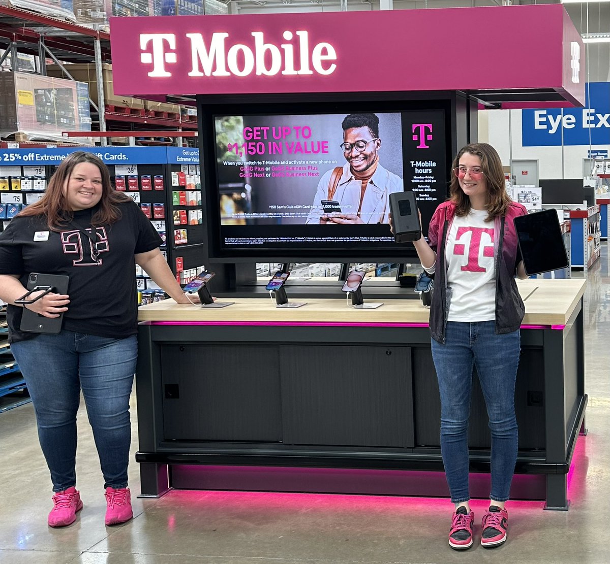 MorrisonGraham7's tweet image. Fun day at Sam’s Club in Portage with these two! #3B70 #TMobile #TMO