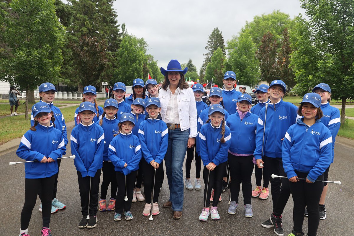 Danielle Smith tweet media