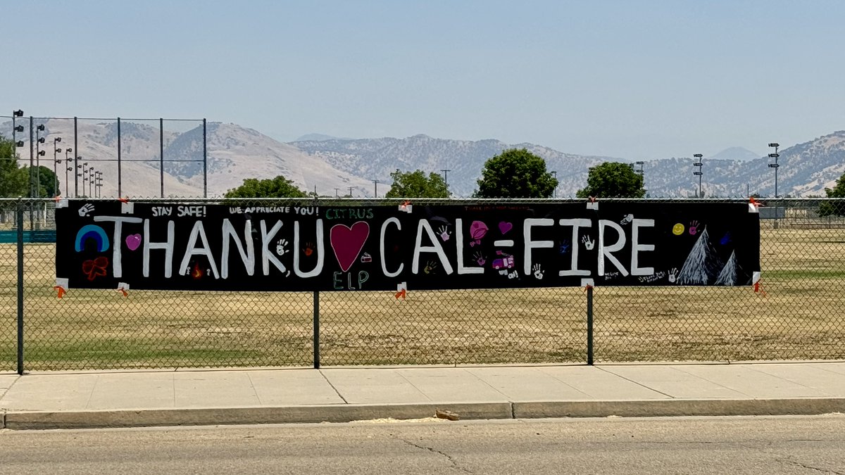 FresnoCoFire's tweet photo. #FresnoJuneLightningComplex -Thank you to the students at Cirtus Middle School for the showing of support with your banner and cards. Your kindness means the world to us and reminds us why we do what we do.
#citrusmiddleschool