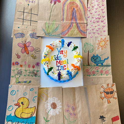 SpiritEnv's tweet photo. Our GCR Humanitarian Committee hosted a lunch bag decorating party for Kid’s Meals last week! Kid’s Meals provides free, healthy lunches for kids in need. We had a lot of fun letting our creativity flow! https://t.co/2bwu6xkkWB
#EnvironmentalConsultants #KidsMealsInc #Creativity https://t.co/3jJeG45J0W