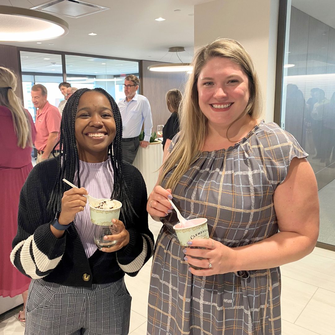 ParksideBank's tweet photo. Last week, our #PFBTSTL and #PFBTDenver teams enjoyed delicious treats in celebration of being named a 2024 #TopWorkplace for the fourth consecutive year. We are proud of our dedicated employees who make this achievement possible. #ParksideFinancial #PFBT #STLTopWorkplaces https://t.co/dXx2yuXdmM
