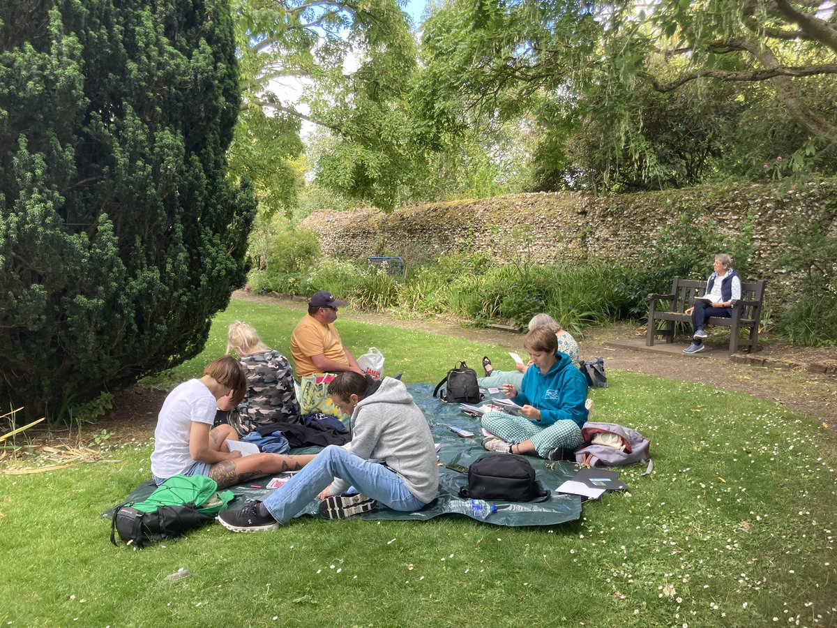 Busy morning <a href="/SNEEICB_WS/">NHS SNEE ICB - west Suffolk</a> <a href="/West_Suffolk/">West Suffolk Council</a> <a href="/NSFTtweets/">NSFT mental health</a> using <a href="/SeawhiteLtd/">Seawhite of Brighton</a> pastels for mental health recovery <a href="/SCCPublicHealth/">Healthy Suffolk</a> <a href="/TNLComFund/">The National Lottery Community Fund</a> #spacetobreathe