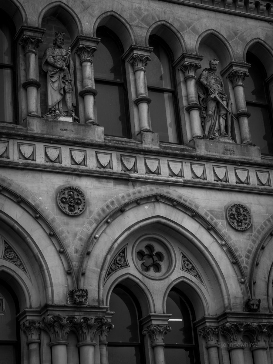 Monarchs of City Hall, #Bradford: Henry IV and Henry V. #bfdmonotone #blackandwhitephotography
