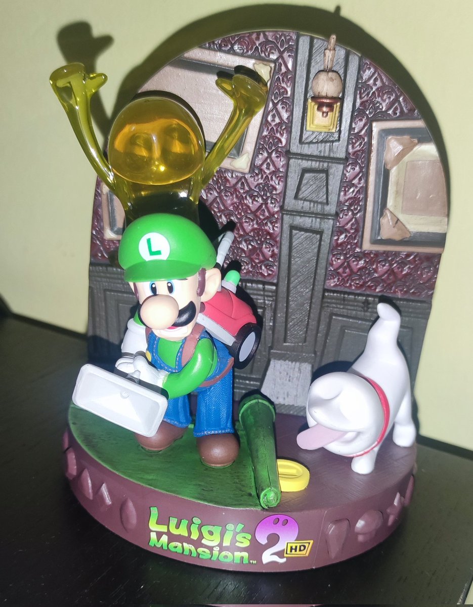 Auregazir's tweet photo. It has finally arrived! But the Wobbly Luigi Figurine is missing... #LuigisMansion2HD #Nintendo #NintendoIT #NintendoSwitch #MyNintendoStore https://t.co/OsTeYo5HJw