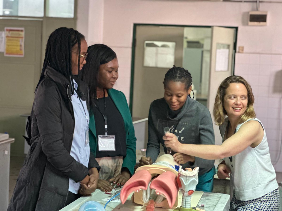 NisaFrancisca's tweet photo. Continuamos con el primer ATLS  con instructores locales en Maputo .   Un privilegio mentorizar a Mozambique en este camino. Trabajando con @AArtigas @pguiteria @ireysimo. @StcuaeC @Curro_Blanco @HULPSurgery https://t.co/dzEY1urQoB