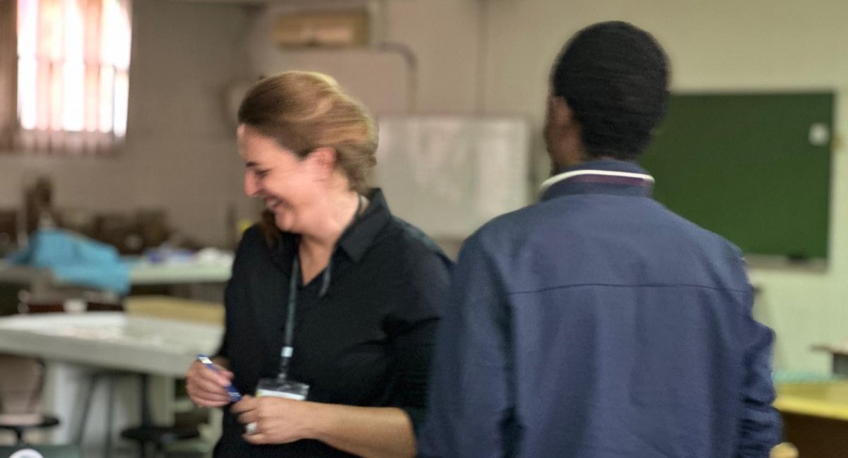 NisaFrancisca's tweet photo. Continuamos con el primer ATLS  con instructores locales en Maputo .   Un privilegio mentorizar a Mozambique en este camino. Trabajando con @AArtigas @pguiteria @ireysimo. @StcuaeC @Curro_Blanco @HULPSurgery https://t.co/dzEY1urQoB