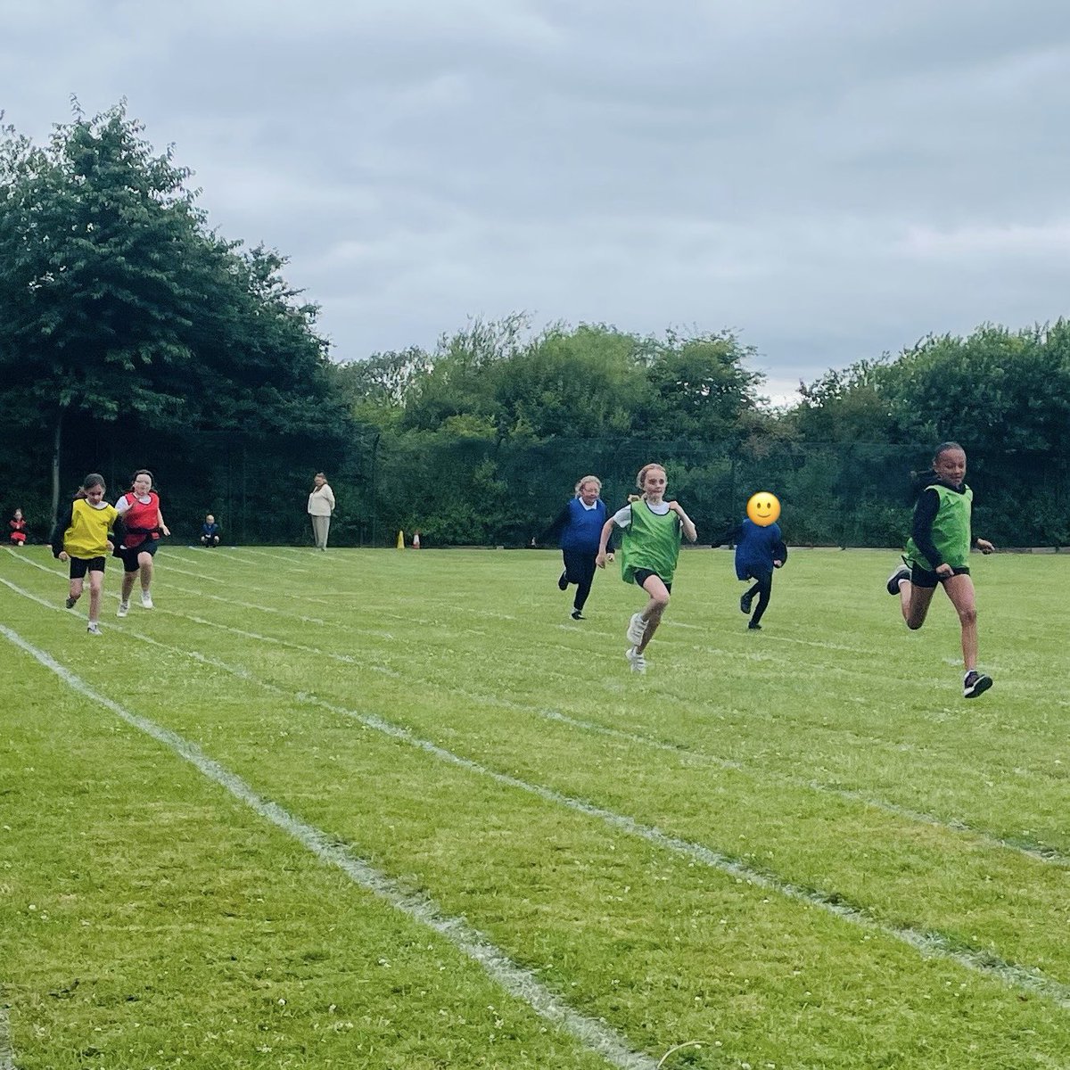 Alligatorsclass's tweet image. Year 3 had a great Sports Day today! Well done to all children and adults who joined in! (even in the rain! ☔️)
Well done to team Europe who won by 1 point! 🏆
@WillowsCE @Geckosclass