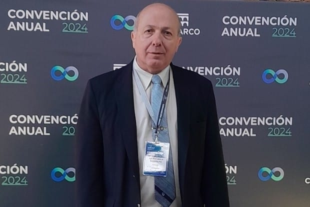 COVIARA's tweet photo. Autoridades del Directorio de COVIARA participaron, el pasado 25 de junio, de la Convención Anual 2024 de @CamarcoArg 
El evento reunió a los principales actores de la construcción para intercambiar ideas sobre los temas más relevantes que hacen a la industria y su desarrollo. https://t.co/ZeqEI7I7Rp
