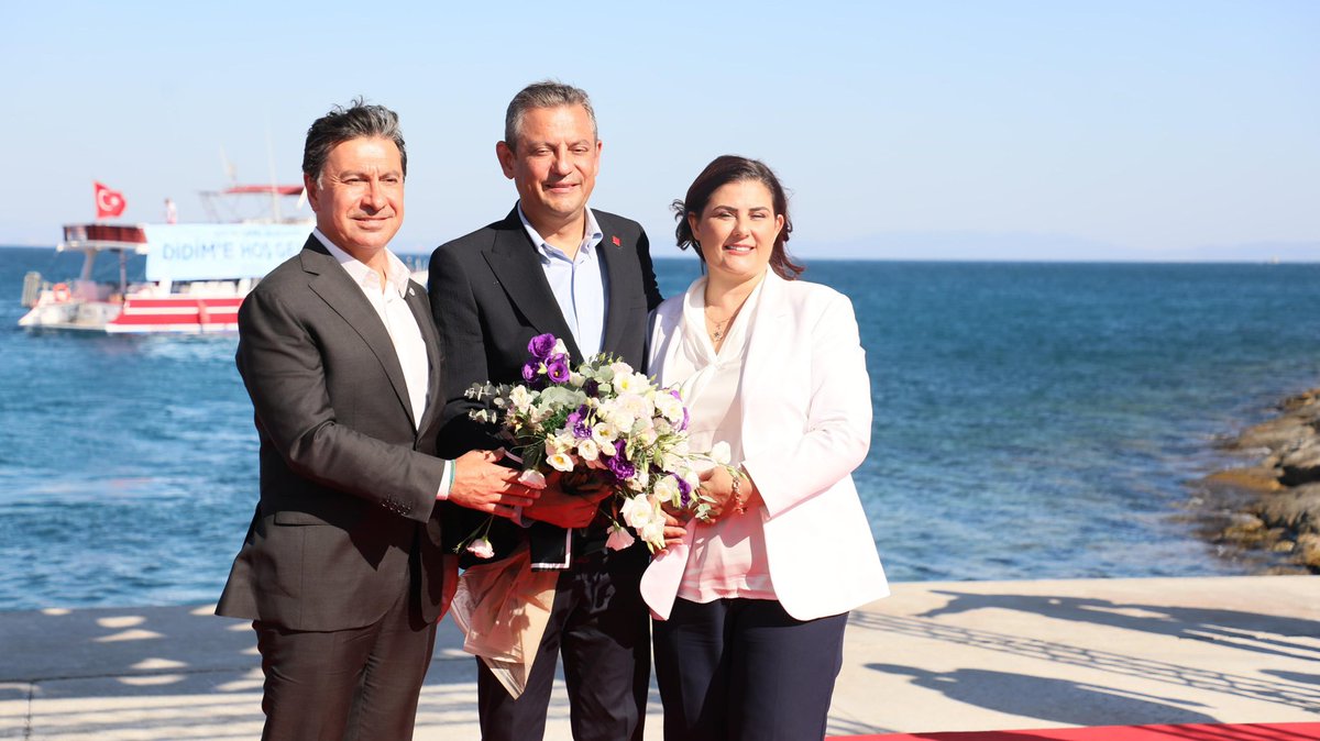 OZLEM_CERCIOGLU's tweet photo. Muğla Büyükşehir Belediyesi ile ortak düzenlediğimiz Didim-Turgutreis-Bodrum arasında vatandaşlarımıza hizmet verecek olan deniz otobüsü seferlerimizin birincisini Genel Başkanımız Sn. Özgür Özel’in katıldığı törenle gerçekleştirdik.

Tüm vatandaşlarımıza hayırlı uğurlu olsun.

@eczozgurozel @arasahmetmugla