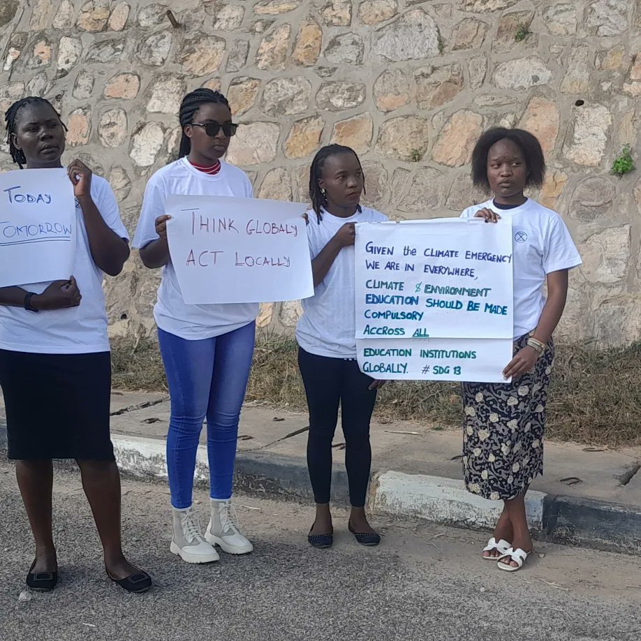 XR Green World Youth Rwanda, during their Spring actions, continues to show no confidence in fossil fuel Extractivism in Africa that is trapping the continent in a poverty and health crisis.
<a href="/GetRiseUp/">RiseUp</a>  <a href="/juststopoil/">JustStopOil Edinburgh</a> <a href="/ExtinctionR/">Extinction Rebellion Global</a> <a href="/UNEP/">UN Environment Programme</a> <a href="/UNFCCC/">UN Climate Change</a> <a href="/climatejustice/">climatejustice</a> <a href="/DebtforClimate/">Debt For Climate</a>