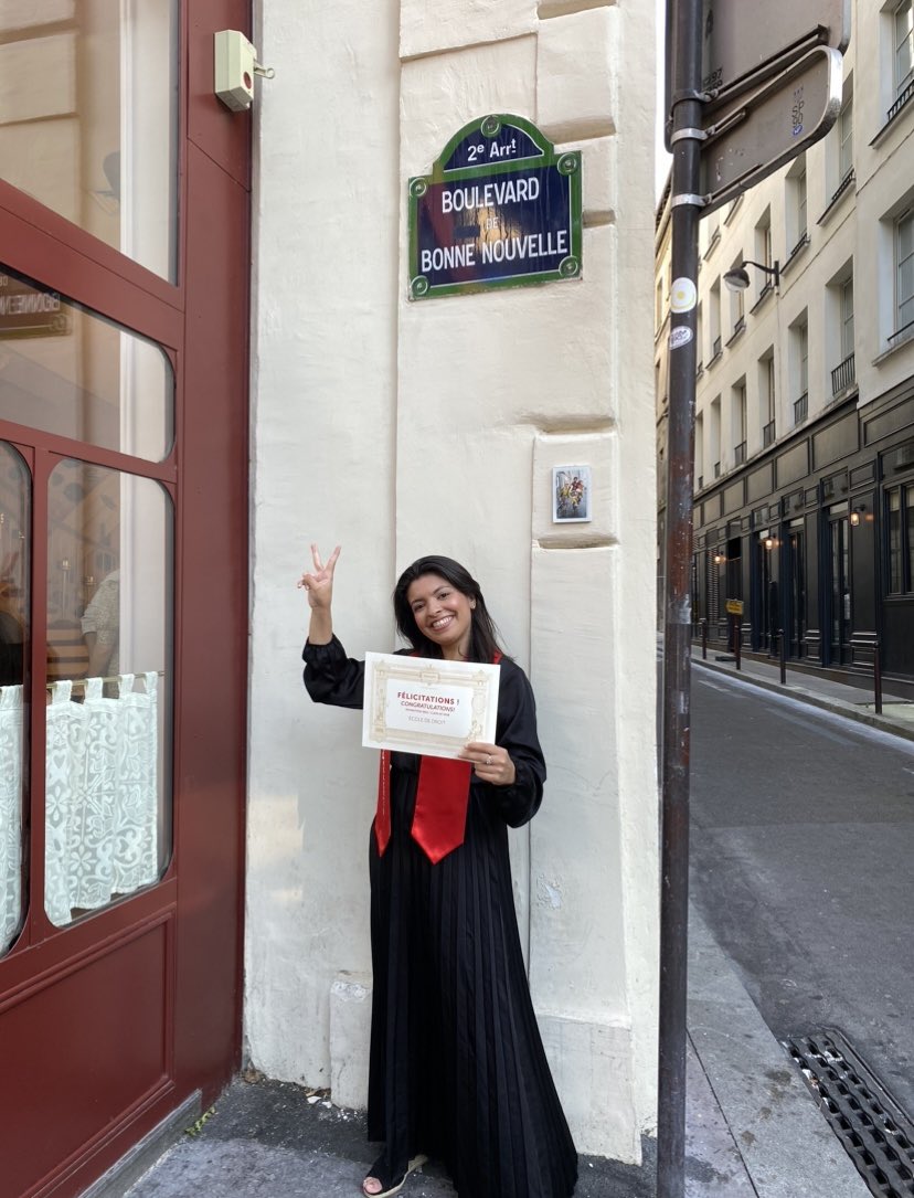 souhayla_law's tweet photo. Officiellement diplômée du Master Droit Économique, spécialité Droit de l’Innovation de l’École de Droit de @sciencespo 👩🏻‍🎓#graduation #droit #innovation https://t.co/ppYxerwQxT