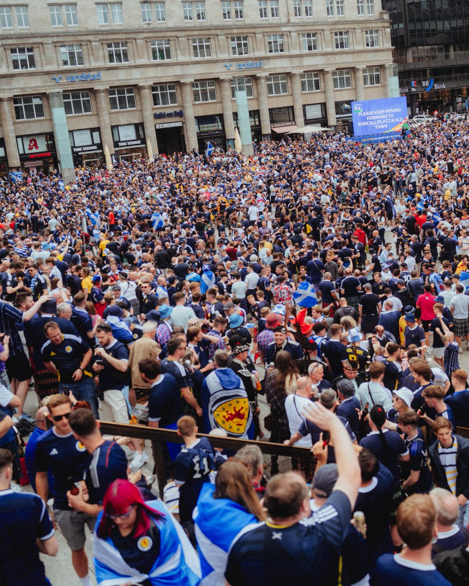 fckoeln_en's tweet image. After last night's last 16 game, Müngersdorf's time as a host stadium has come to an end.

Thank you to everyone who visited one of the five fixtures and made Köln to what it was in the last two weeks!

Especially the Scots. We love you. ❤️ #effzeh