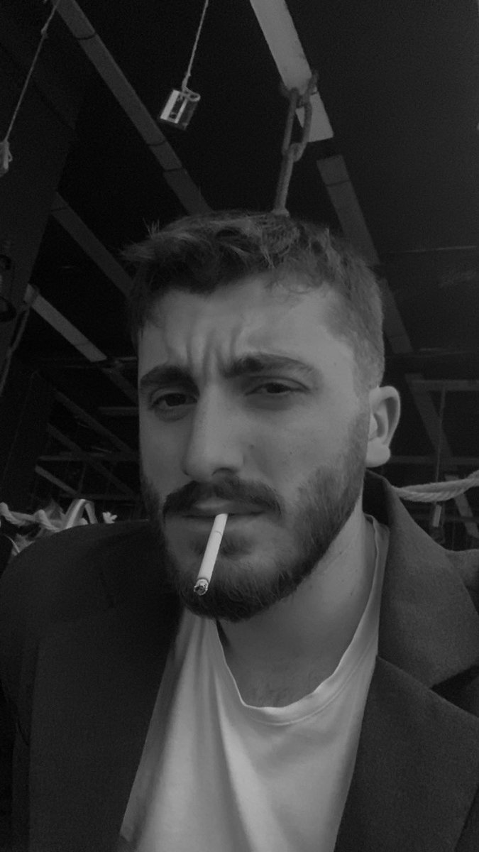 Seni olurda başka biri ile görmek söyle bana kaç gecede kaç sigara söndürür