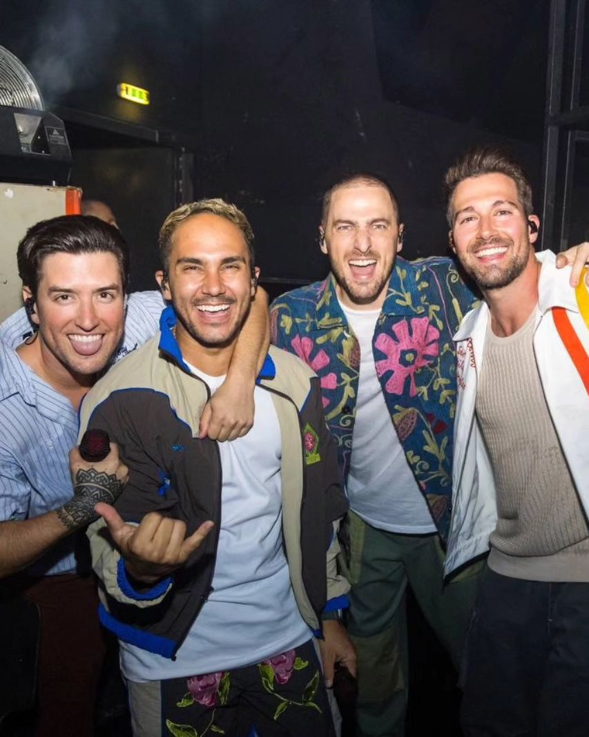 K3DbeltNL's tweet photo. #Repost from @jamesmaslow IG 

What a month in Europe…hard to explain how grateful I am for all of y’all who waited, and showed up for us…be back soon.

📷: @lakejustin

#TeamMaslow #bigtimerush #europe https://t.co/7xVSWQj9zw