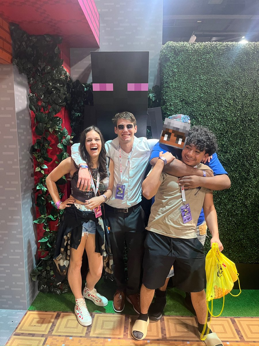 LydRay18's tweet image. Guys vidcon was kinda epic I suppose 🙄 thank you to everyone who made it so much fun :) yall the best or whatever. &amp;lt;3 #VidConAN24