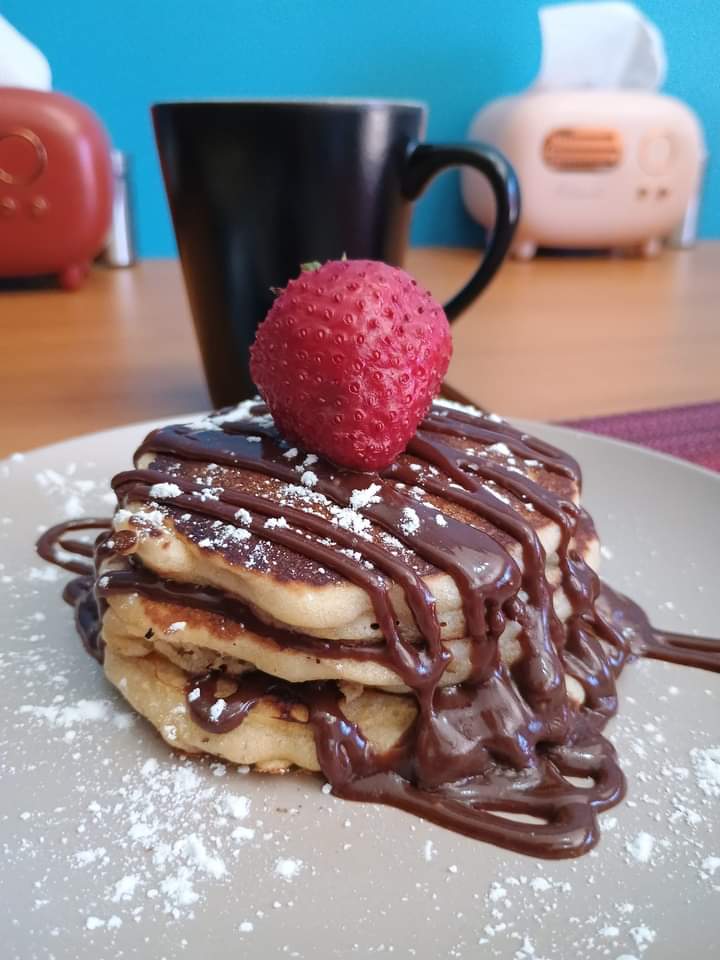 Para los peques o un buen postre 3 mini pancakes con Nutella sabrosos y deliciosos.
Pídelos al 625 322 4747 o visítanos en Av Mariano Jiménez y 43 local 1 de 8 am a 2 pm en El Trabalenguas
