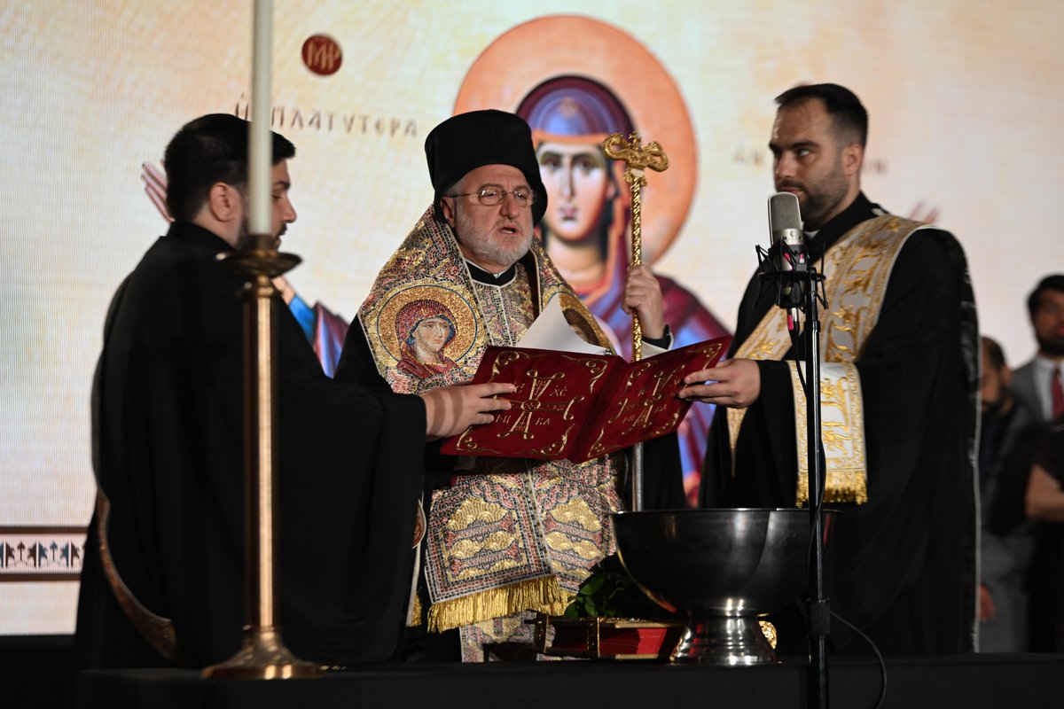 Elpidophoros's tweet photo. My dear brothers and sisters in Christ, you are the Archdiocese! You are the manifestation of our Oneness in Christ, especially when you engage with one another in peace, patience, in compassion, and in love. #ICWR1 https://t.co/OkOhYYc30r
