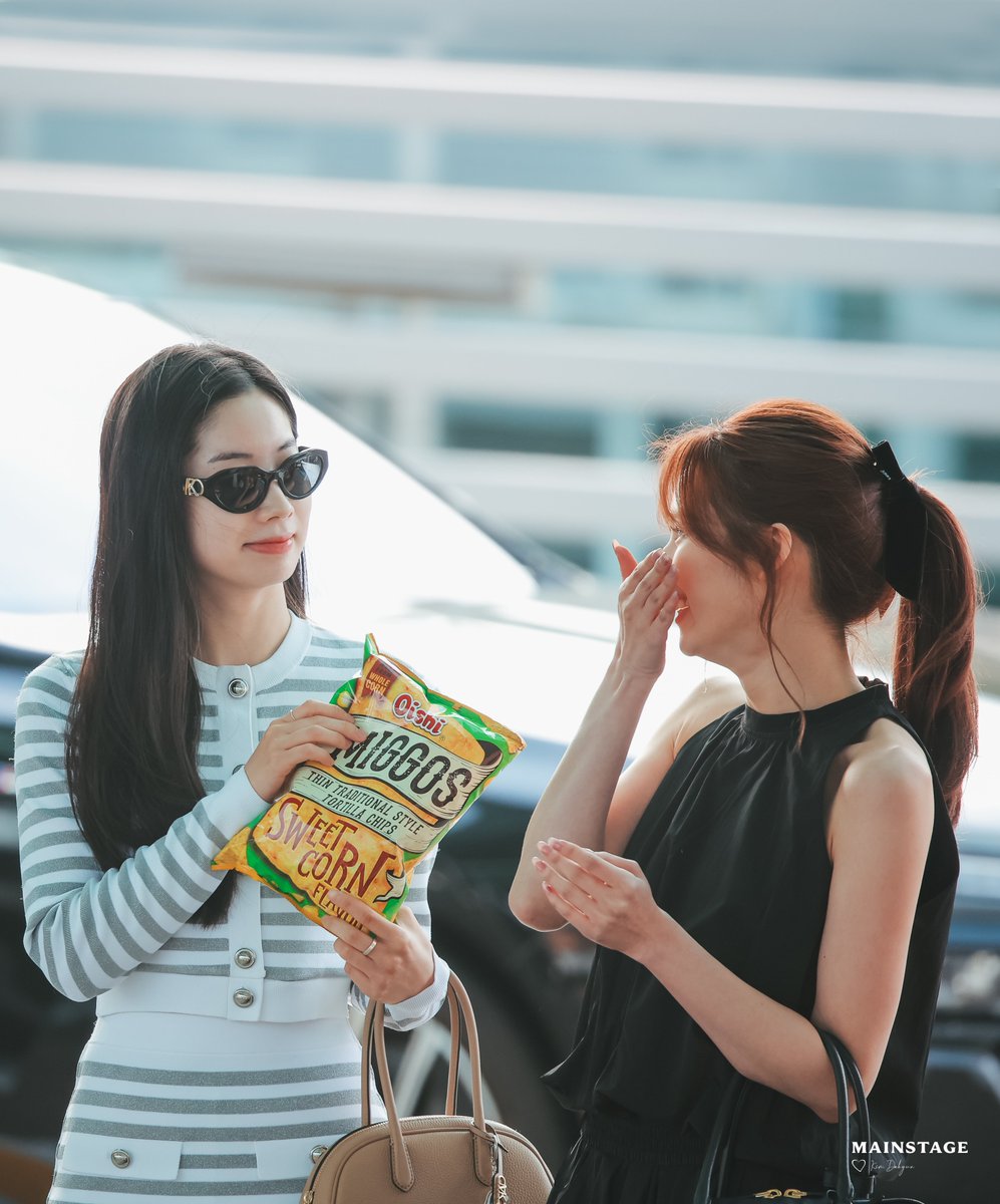 240531 🥰💞
#DAHYUN #다현 #ダヒョン #SANA #사나 #트와이스 #TWICE
<a href="/JYPETWICE/">TWICE</a>