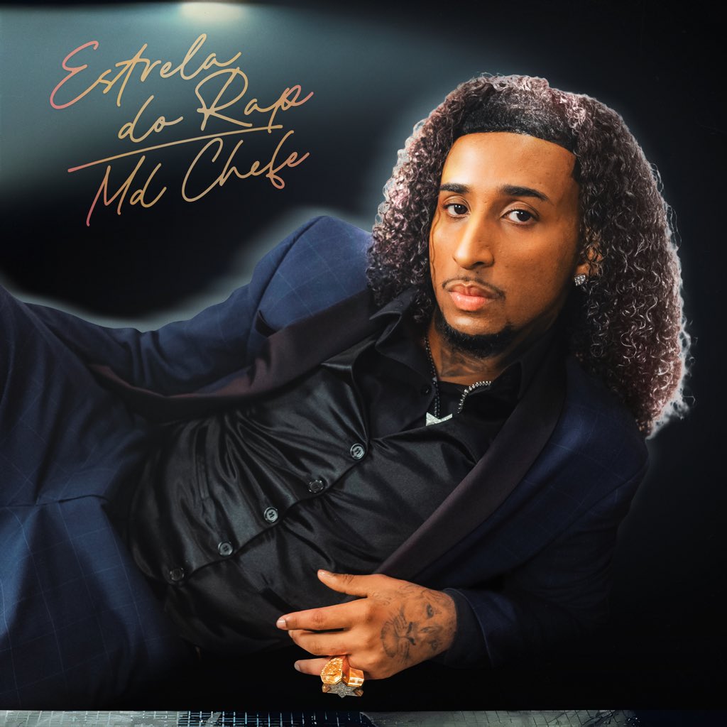MDCHEFEOFF's tweet photo. Essa é a vida de uma estrela do rap ⭐️

Falta pouco pro lançamento do álbum, quinta-feira agora. A pagina do disco já está disponível no Spotify para fazerem o pre-save, não esqueçam de printar e postar nos stories me marcando depois que fizerem para concorrer a única garrafa dourada de Mr. Lion Honey.